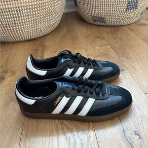 Adidas - Samba Black and White Sneakers (Men’s 7.5 / Women’s 8.5)